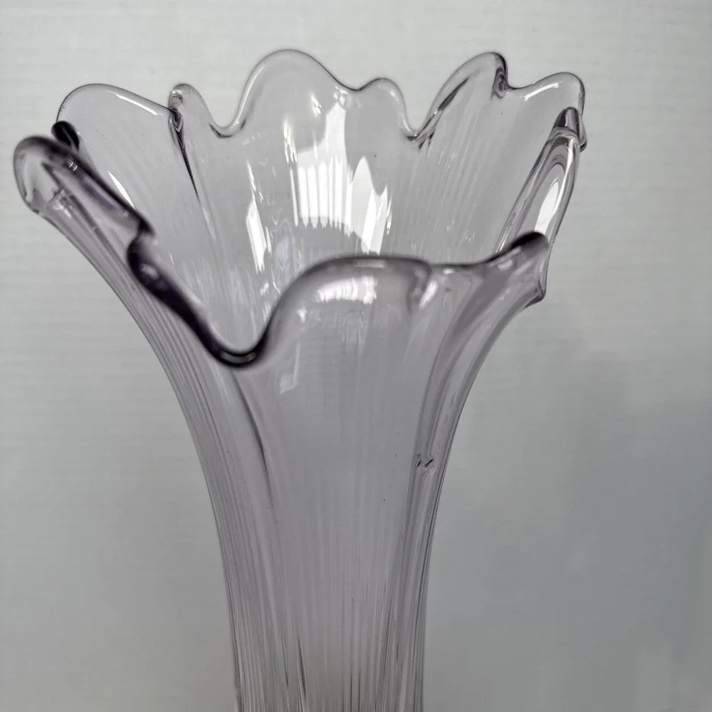 Vintage Lavender Tint Art Swung Vase 10 3/4